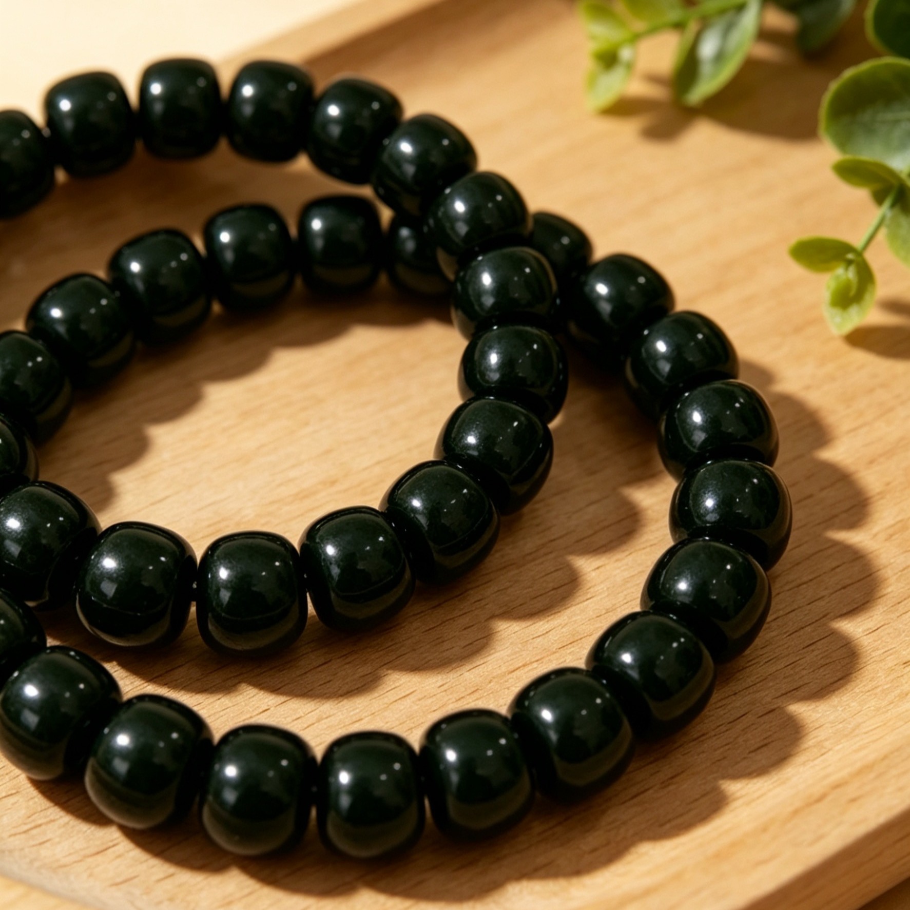 Hetian jade dark green bead bracelet, fine and even texture, uniform color.