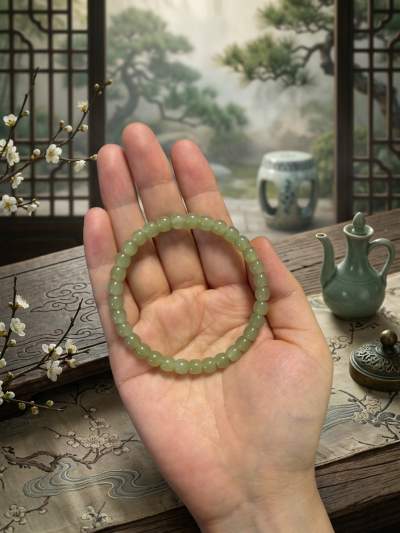 Natural Green Jadeite Bead Bracelet