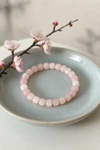 Pink Hetian jade bracelet, fresh and cute.
