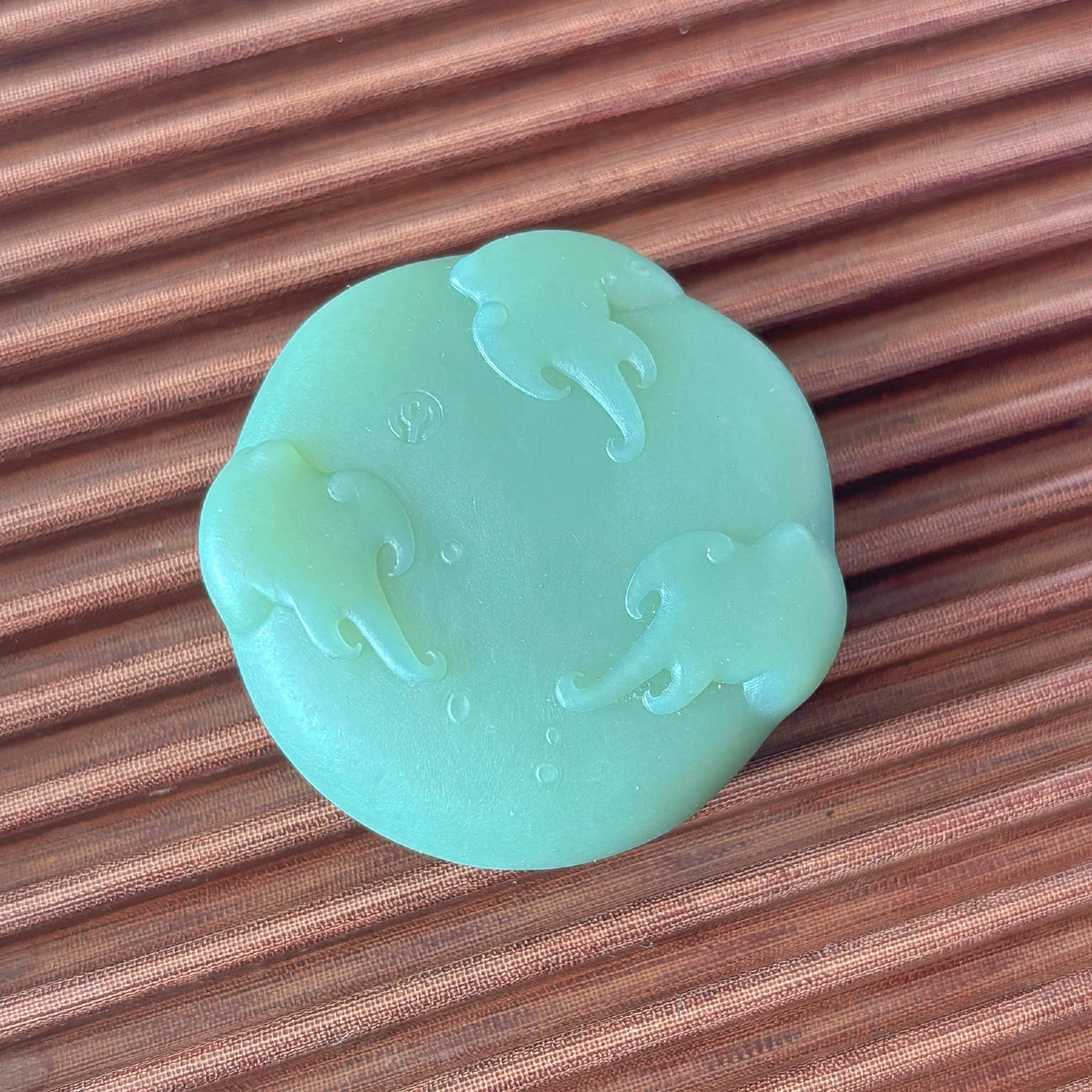 Hetian green jade small frog cute pet hand piece